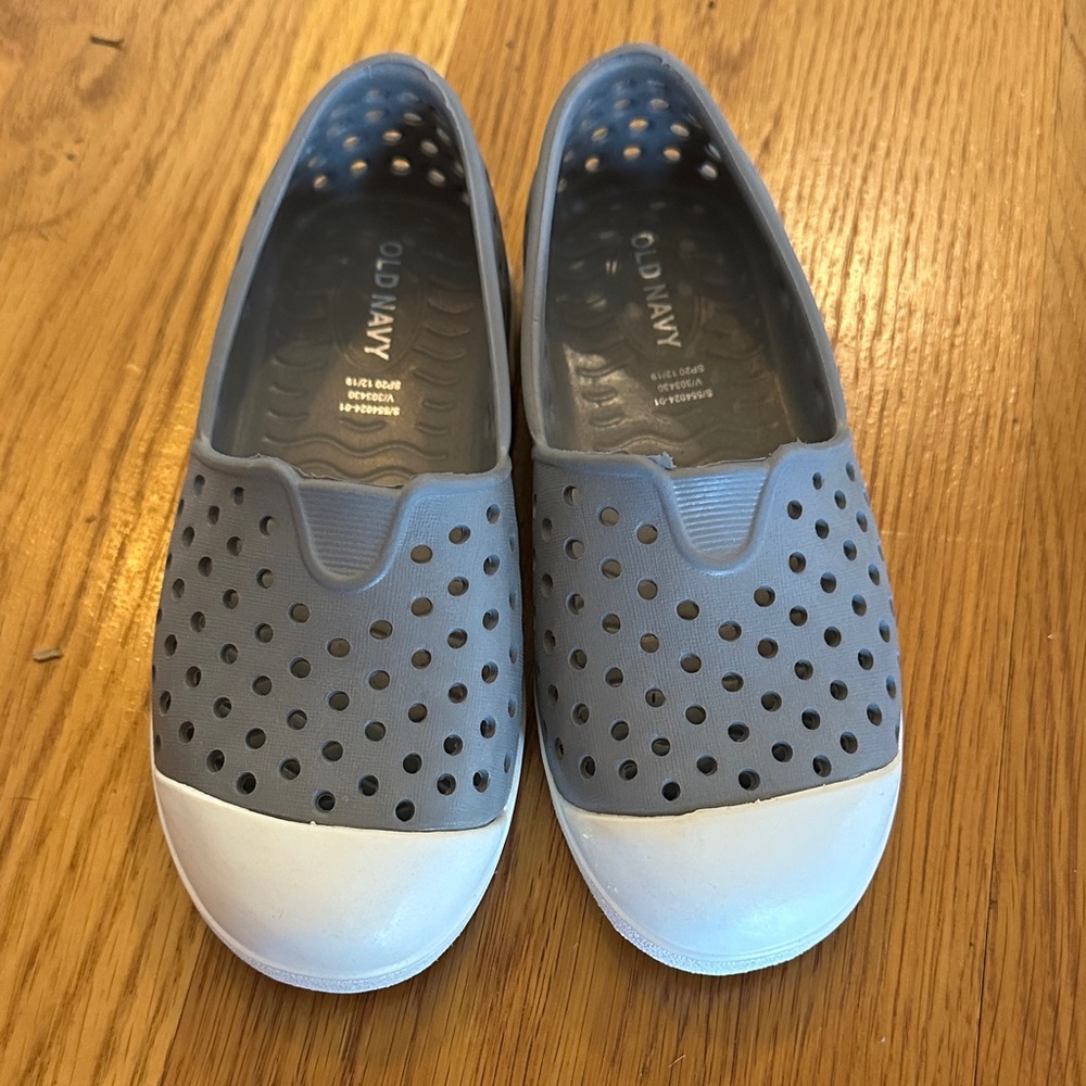 Old Navy Perforated Gray and White Slip-Ons